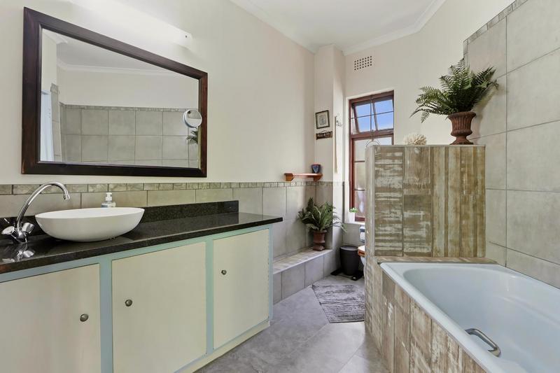 To Let 4 Bedroom Property for Rent in Hout Bay Western Cape